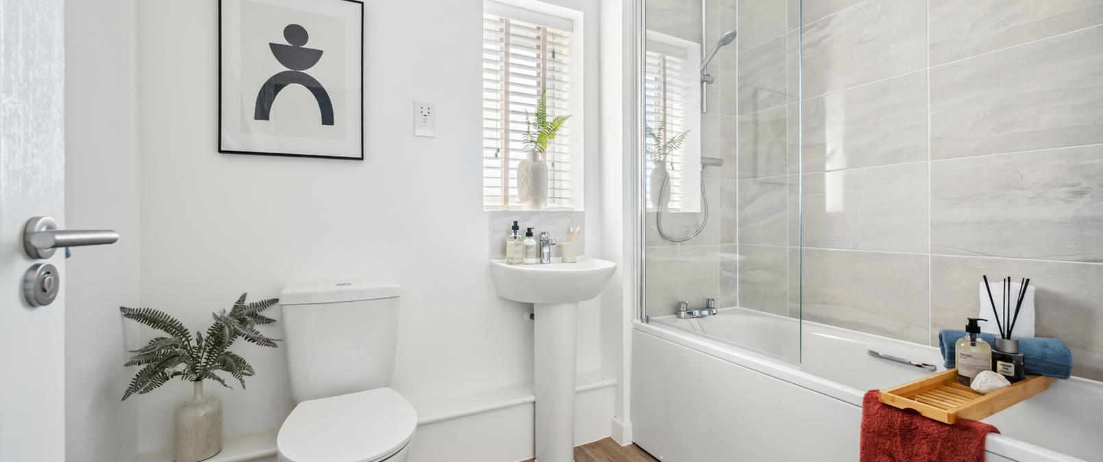 Family bathroom (1)